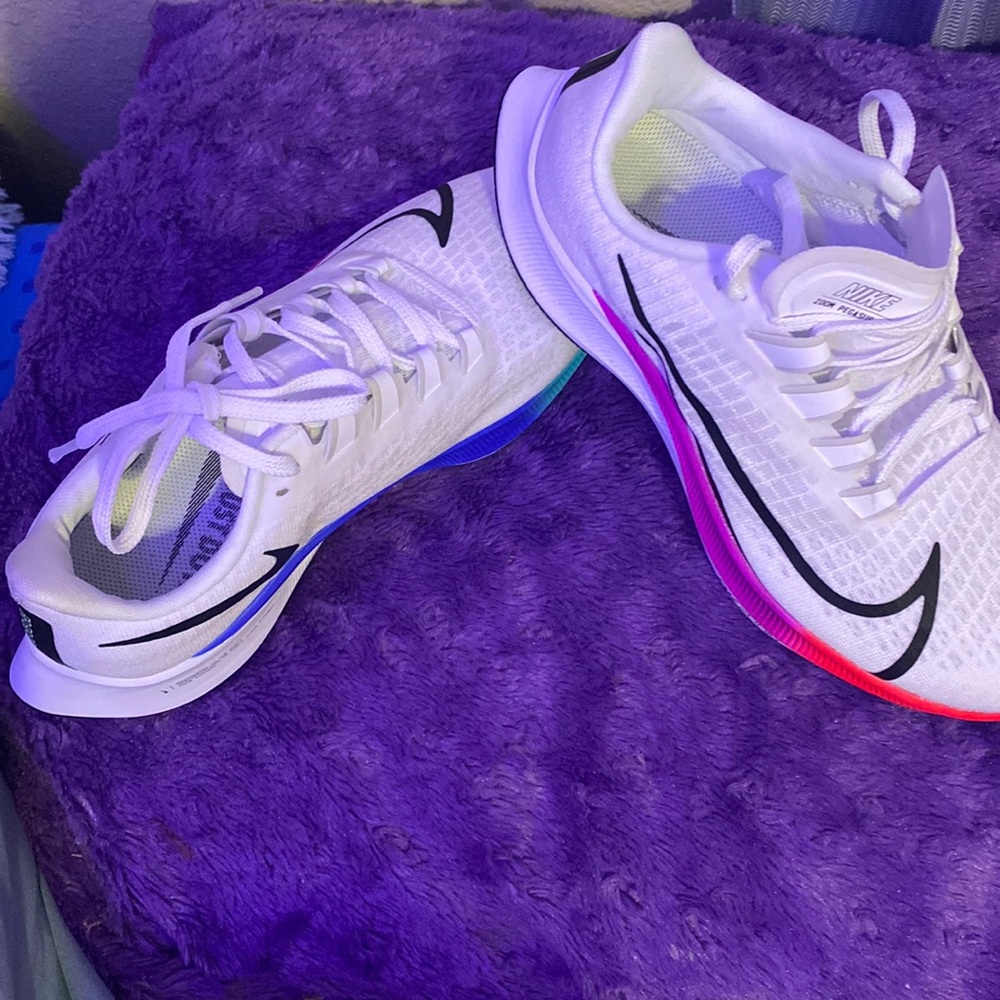 Addition Air zoom Nike running shoes